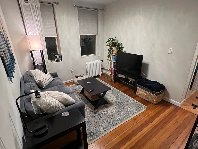 224 Hanover St #4 — Photo 16