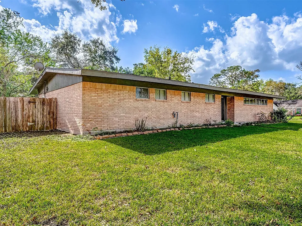 5519 Burlinghall Dr