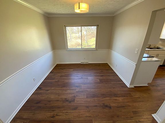 5th image of 3765 Parkview Dr