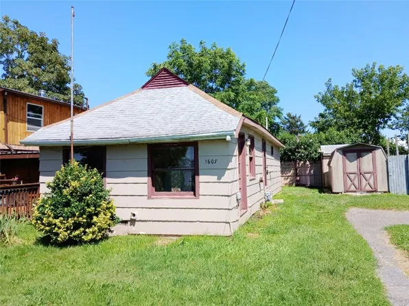 1607 Franklin St, Olcott, NY 14126