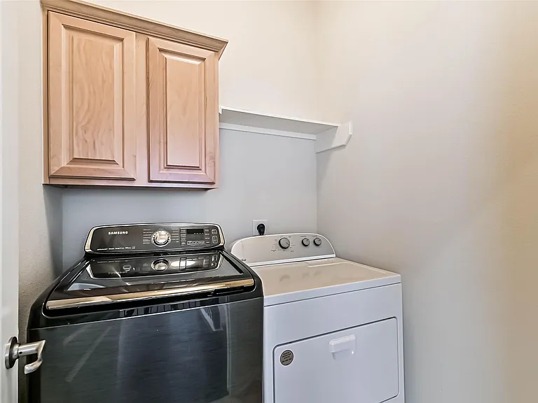 5453 Fairdale Ln — Photo 27