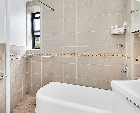 5th image of 94 Hamilton Pl APT 4C