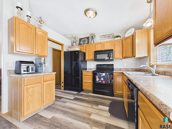 5th image of 4117 W 92nd St