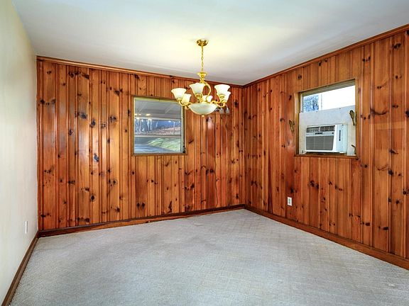 5th image of 2632 Mayflower Dr