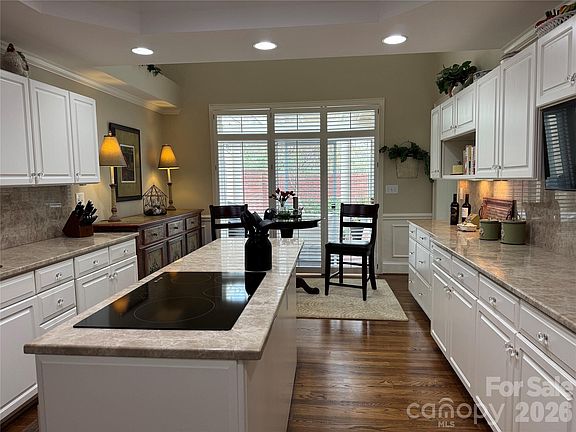 3rd image of 6507 Gaywind Dr