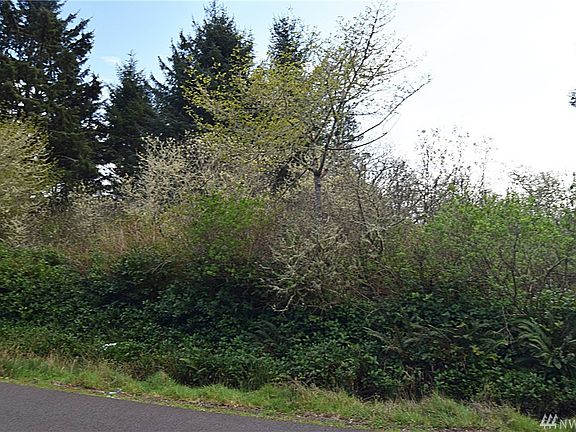5th image of 379 Snahapish Ave SE