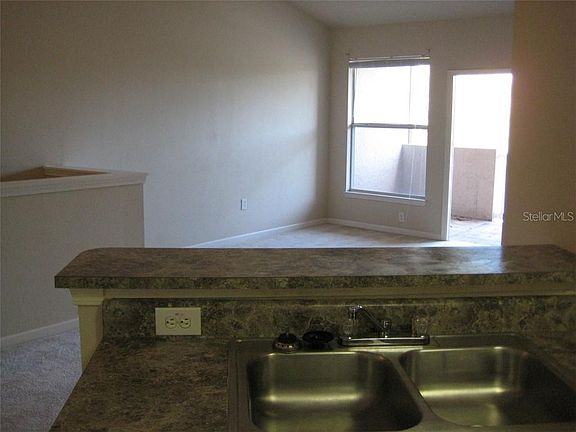 4th image of 10415 Villa View Cir