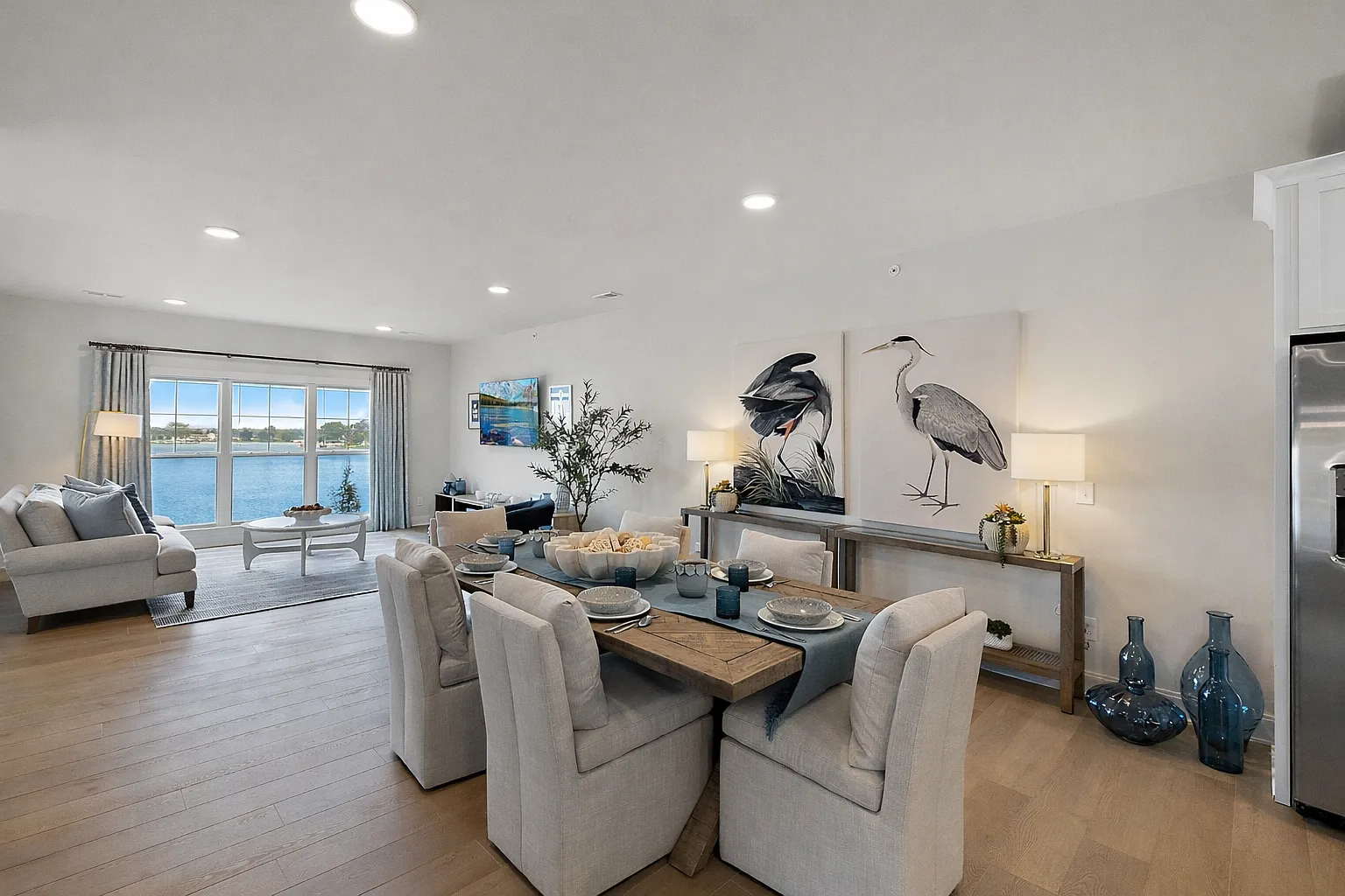 Mystic Cove - Luxury Lakefront Living — Photo 2