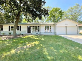 539 E Elk Grove Blvd, Elk Grove Village, IL 60007