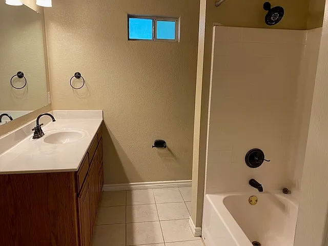 2 bed, $1,400 — Photo 3