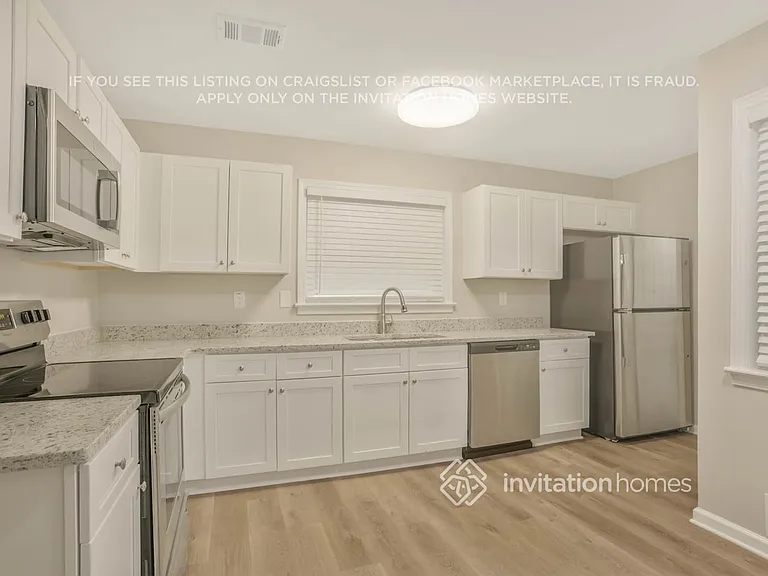 1707 Laurens Dr SW — Photo 8