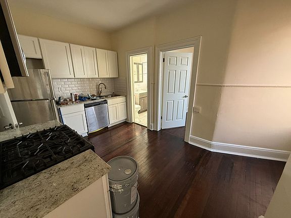 3rd image of 510 47th St #45E