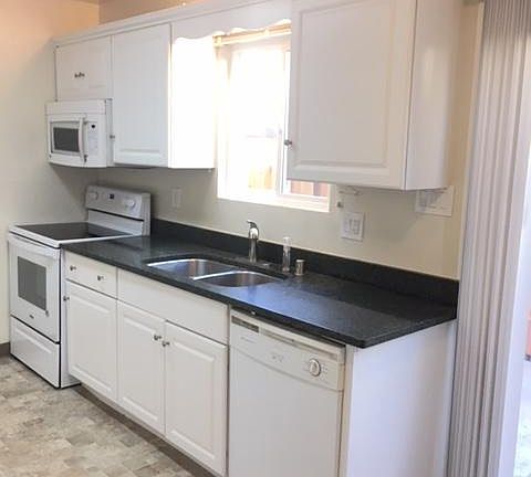 2nd image of 9 S Lake Dr APT 4
