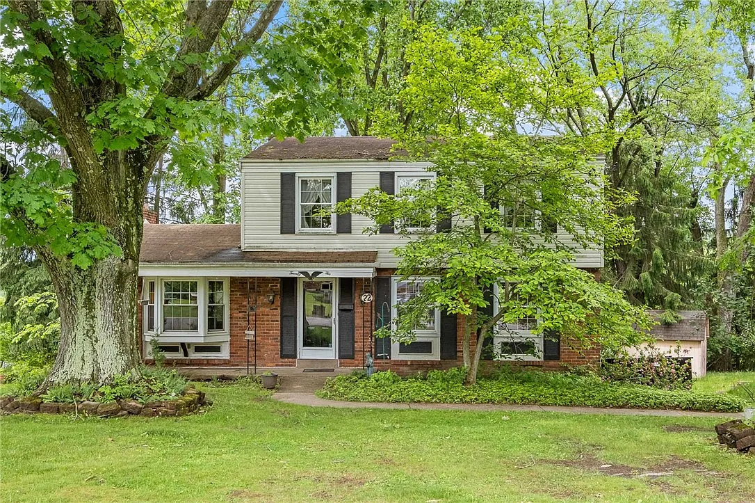 22 Black Oak Dr photo 1