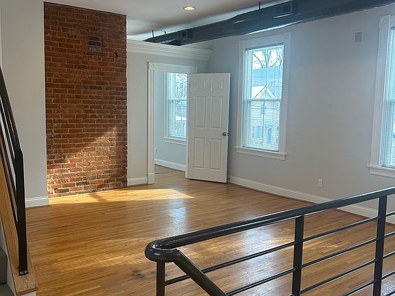 3rd image of 2945 Cleinview Ave #2