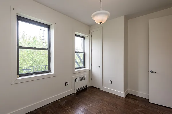 Rented by Nooklyn NYC LLC | media 18