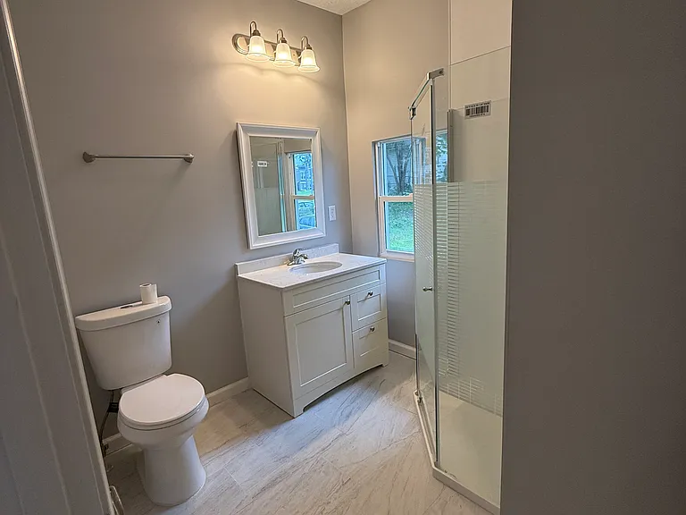 2914 Nicholas St — Photo 3