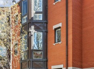 437 N Clinton St, Chicago, IL 60654