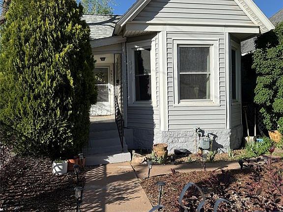 4th image of 2932 W Kiowa St