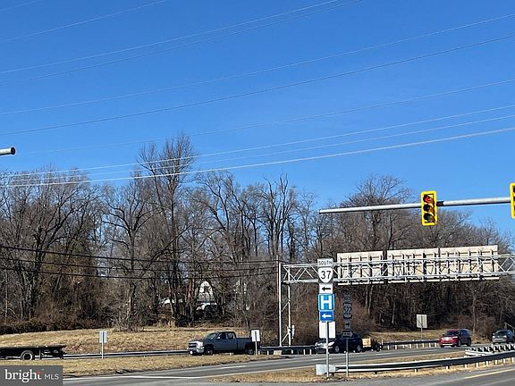 5th image of 1667 N Frederick Pike