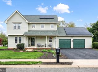 132 White Fence Ln, York, PA 17408