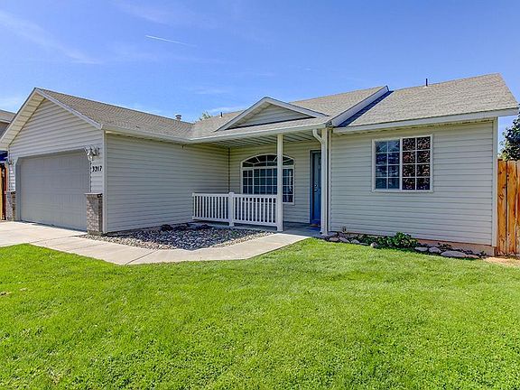 3rd image of 3217 S Ivy Ct