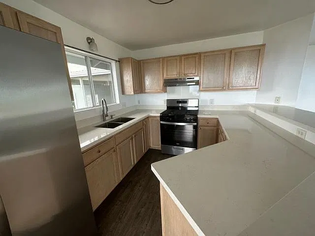3 bed, 1318 sqft, $3,500 — Photo 4