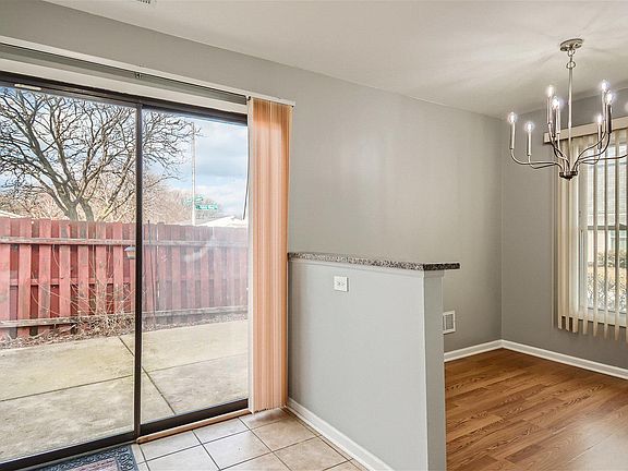 5th image of 1685 Queensbury Cir