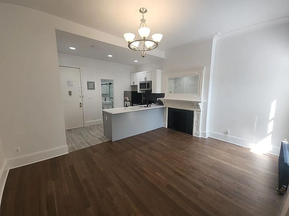 1st image of 40 W 96th St APT 1B