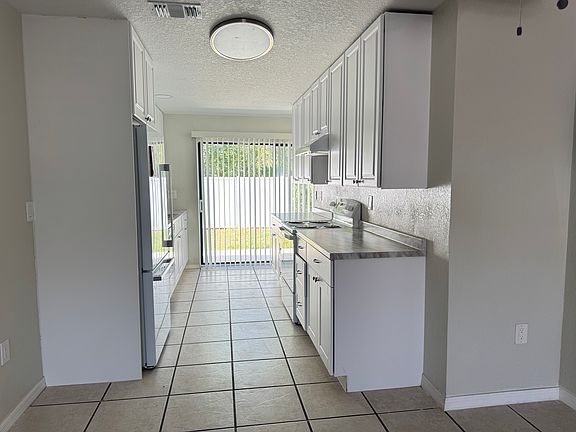 5th image of 28425 Chinquapin Dr APT B