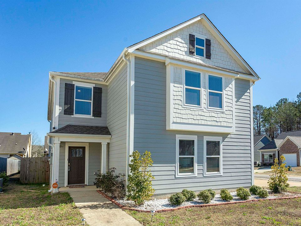 1st image of 1005 Hawthorn Ln