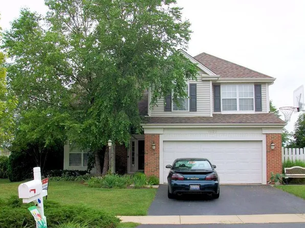1523 Royal Oak Ln, Lake In The Hills, IL 60156