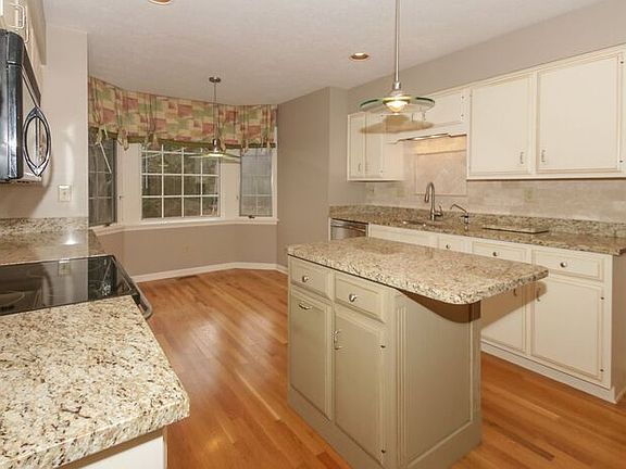 3rd image of 9685 Copley Dr