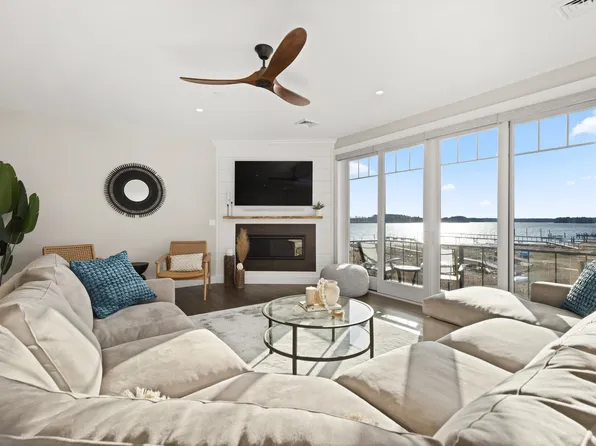 25 LITTLE BAY Drive #25, Dover, NH 03820