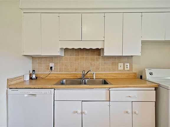 5th image of 831 Brentwood Ln