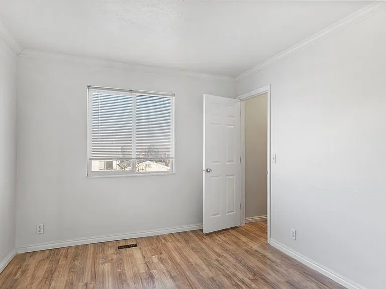 3711 S Queenspointe Ln — Photo 3