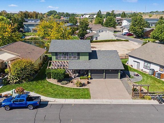 2nd image of 708 Kachess Ln