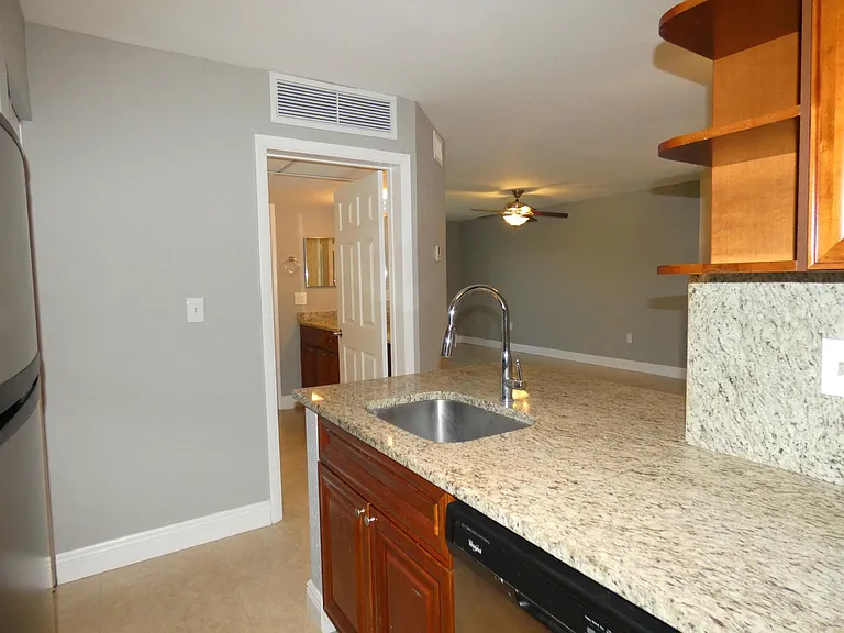 2841 N Oakland Forest Dr #207-1 — Photo 9