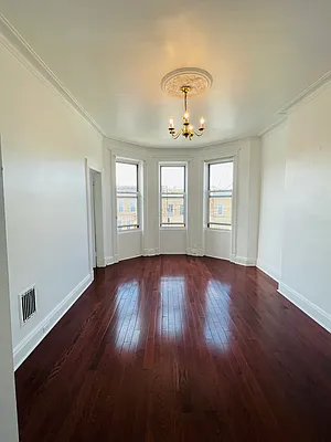 Rented by Pear NYC LLC | media 8