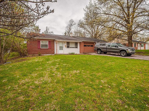 3rd image of 863 N Hill Ln