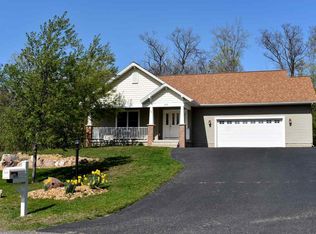 2813 Granite Pointe Dr, Marquette, MI 49855