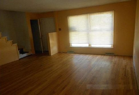 4th image of 850 Tyson Park Dr