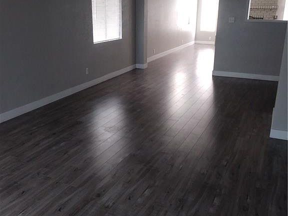 3rd image of 1017 Greenway Dr