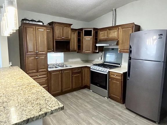 3rd image of 1111 Maple Ave #A