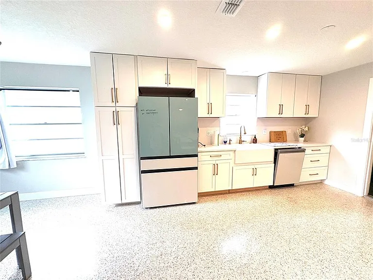 4704 Telfair Dr — Photo 5