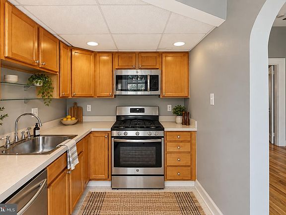 4th image of 2122 Spruce St APT 200