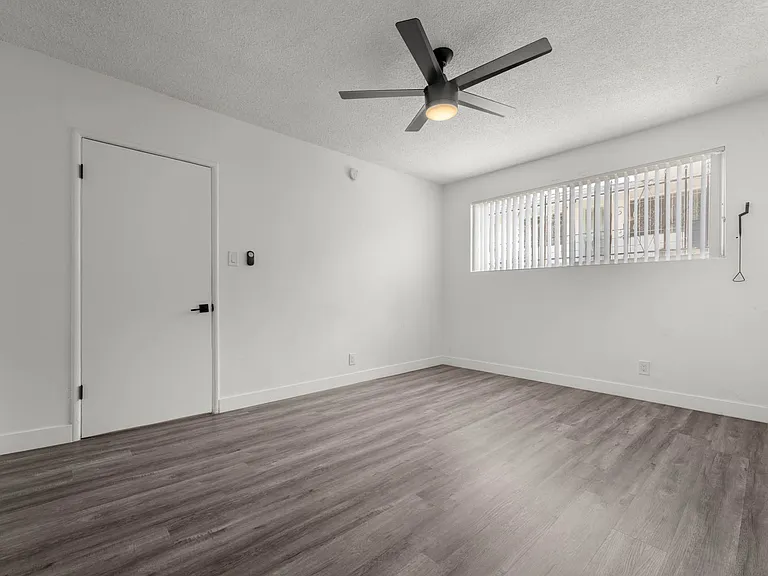 3933 Nicolet Ave #4 — Photo 11