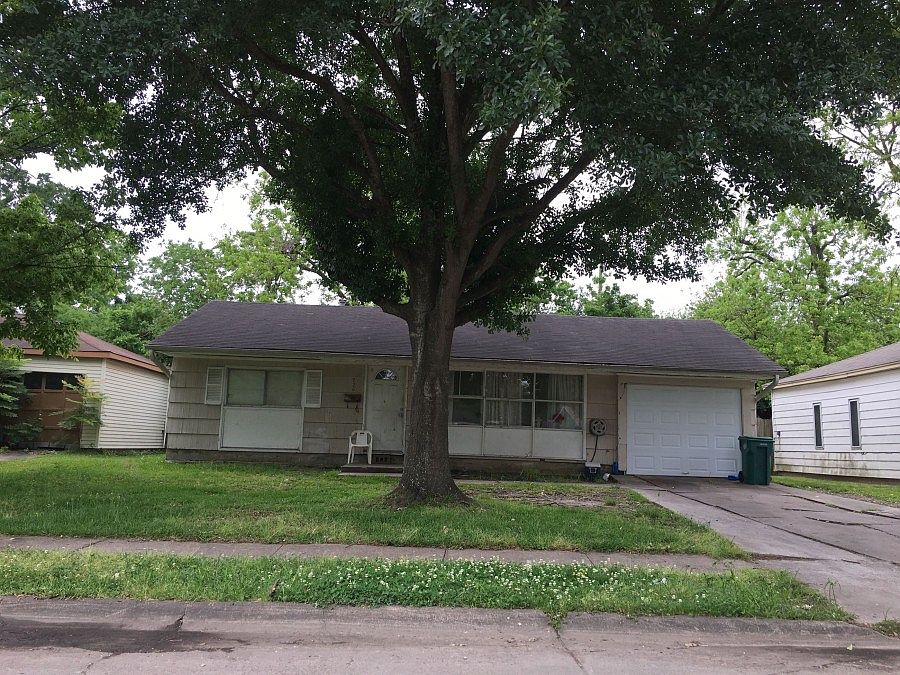 1st image of 926 Valerie Ave