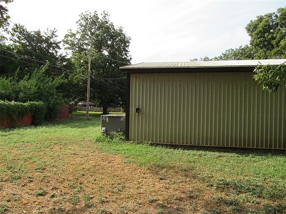 4th image of 103 E Quapaw St