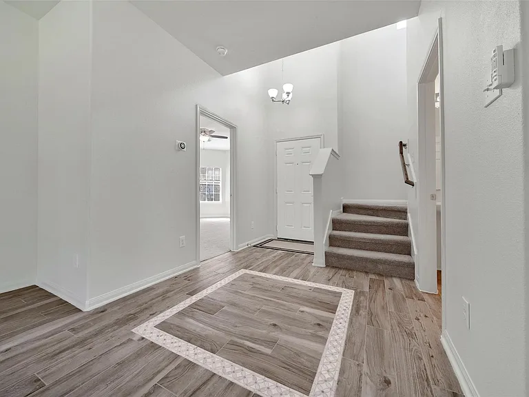 305 Crooked Pine Ct — Photo 6